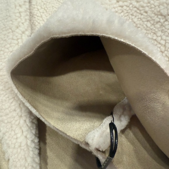 UGG Womens Mindy Luxefluff Jacket Size L NWT - Picture 9 of 13